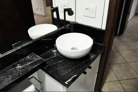Apartamento para alugar com 60m², 3 quartos e 1 vaga Apartamento para alugar com 60m², 3 quartos e 1 vagaDetalhe - Banheiro Social