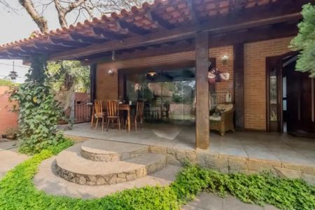 Casa à venda com 306m², 3 quartos e 10 vagas