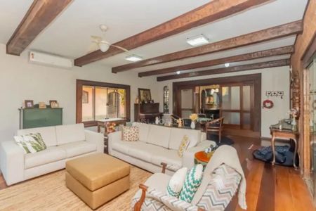 Casa à venda com 306m², 3 quartos e 10 vagas