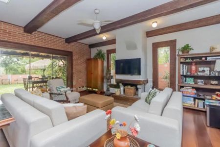 Casa à venda com 306m², 3 quartos e 10 vagas
