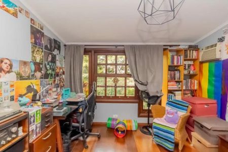 Casa à venda com 306m², 3 quartos e 10 vagas
