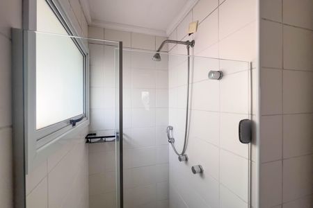 Apartamento à venda com 64m², 2 quartos e 2 vagasBanheiro do quarto 1