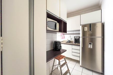 Apartamento à venda com 64m², 2 quartos e 2 vagasCozinha e área de serviço 