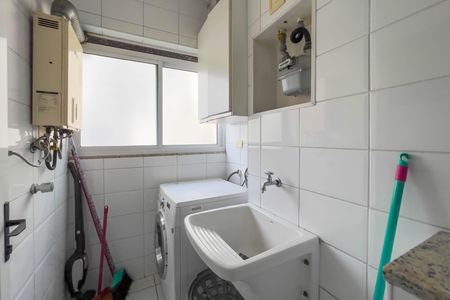 Apartamento à venda com 64m², 2 quartos e 2 vagasCozinha e área de serviço 