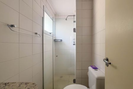 Apartamento à venda com 64m², 2 quartos e 2 vagasBanheiro do quarto 1