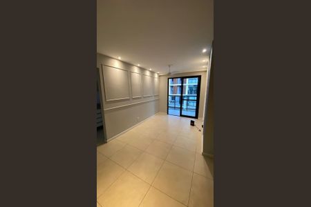 Sala de apartamento à venda com 2 quartos, 65m² em  Pechinha, Rio de Janeiro