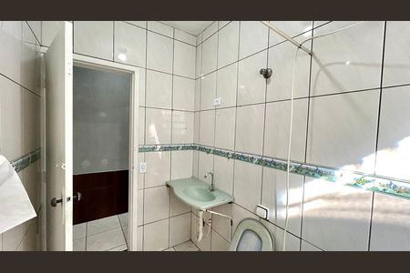 Casa para alugar com 80m², 2 quartos e sem vaga Casa para alugar com 80m², 2 quartos e sem vagaBanheiro
