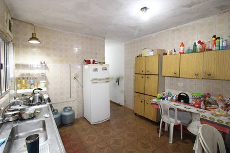 Casa para alugar com 2m², 2 quartos e 2 vagasCozinha