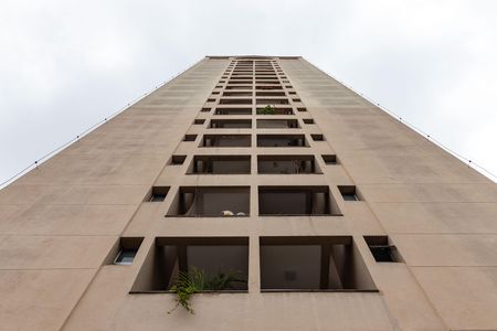 Apartamento para alugar com 47m², 2 quartos e 1 vaga Apartamento para alugar com 47m², 2 quartos e 1 vagaFachada