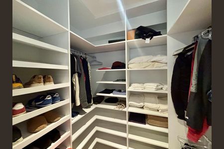 Closet de apartamento para alugar com 1 quarto, 52m² em Pinheiros, São Paulo