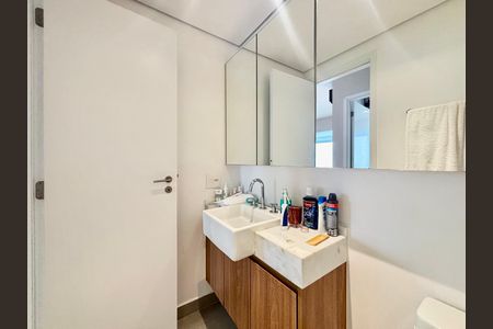 Banheiro  de apartamento para alugar com 1 quarto, 52m² em Pinheiros, São Paulo