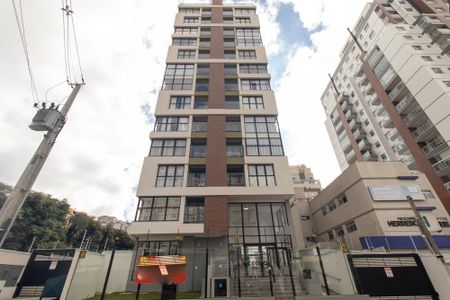 Apartamento à venda com 34m², 1 quarto e 1 vaga Apartamento à venda com 34m², 1 quarto e 1 vagaFachada do Condominio