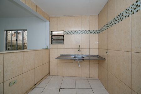 Cozinha de casa para alugar com 1 quarto, 60m² em Cidade Domitila, São Paulo