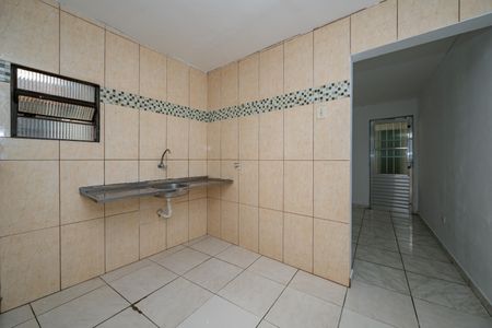 Cozinha de casa para alugar com 1 quarto, 60m² em Cidade Domitila, São Paulo