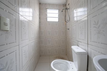 Banheiro da Suíte de casa para alugar com 1 quarto, 60m² em Cidade Domitila, São Paulo