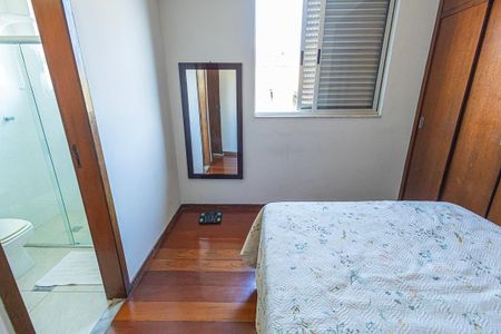 Apartamento à venda com 90m², 3 quartos e 4 vagas Apartamento à venda com 90m², 3 quartos e 4 vagasquarto 1 / suite