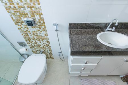 Apartamento à venda com 90m², 3 quartos e 4 vagas Apartamento à venda com 90m², 3 quartos e 4 vagasbanheiro