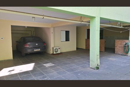 Apartamento à venda com 90m², 3 quartos e 4 vagas Apartamento à venda com 90m², 3 quartos e 4 vagasGaragem: 5 carros