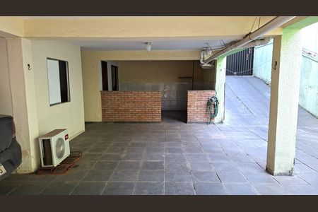 Apartamento à venda com 90m², 3 quartos e 4 vagas Apartamento à venda com 90m², 3 quartos e 4 vagasGaragem: 5 carros