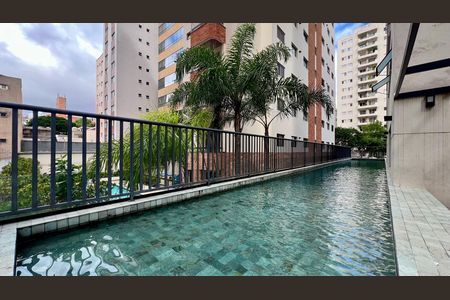 Studio para alugar com 33m², 1 quarto e 1 vaga Studio para alugar com 33m², 1 quarto e 1 vagaPiscina