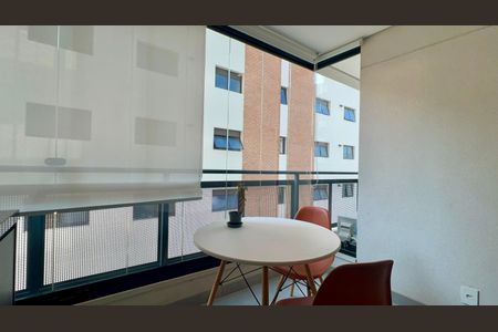Studio para alugar com 33m², 1 quarto e 1 vaga Studio para alugar com 33m², 1 quarto e 1 vagaVaranda