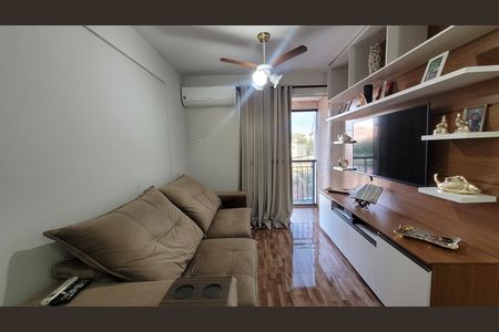 Sala de apartamento para alugar com 3 quartos, 67m² em Jardim Sulacap, Rio de Janeiro