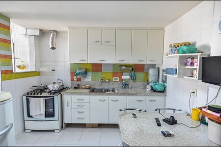 Apartamento à venda com 103m², 2 quartos e 1 vaga Apartamento à venda com 103m², 2 quartos e 1 vagaCozinha