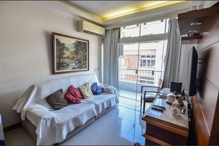 Apartamento à venda com 103m², 2 quartos e 1 vaga Apartamento à venda com 103m², 2 quartos e 1 vagaSala