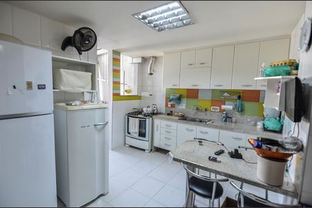 Apartamento à venda com 103m², 2 quartos e 1 vaga Apartamento à venda com 103m², 2 quartos e 1 vagaCozinha
