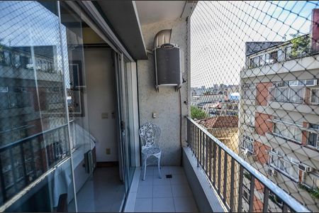 Apartamento à venda com 103m², 2 quartos e 1 vaga Apartamento à venda com 103m², 2 quartos e 1 vagaSala