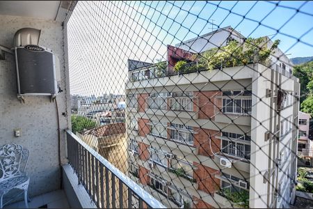Apartamento à venda com 103m², 2 quartos e 1 vaga