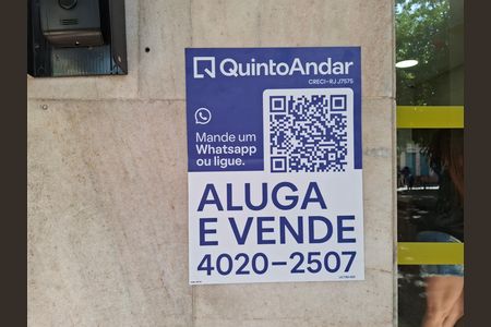 Studio à venda com 28m², 1 quarto e sem vaga Studio à venda com 28m², 1 quarto e sem vagaPlaca