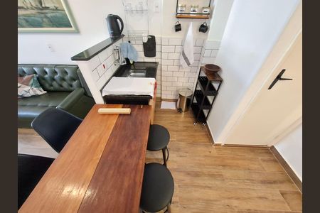 Cozinha  de kitnet/studio à venda com 1 quarto, 28m² em Lapa, Rio de Janeiro