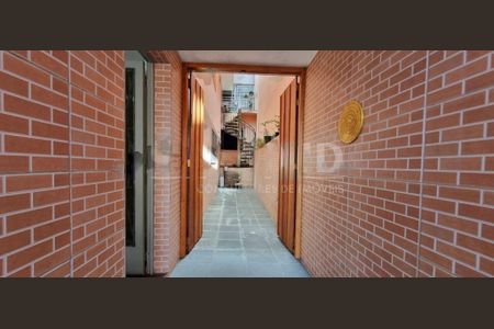 Casa à venda com 155m², 4 quartos e 2 vagas