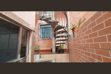 Casa à venda com 155m², 4 quartos e 2 vagas