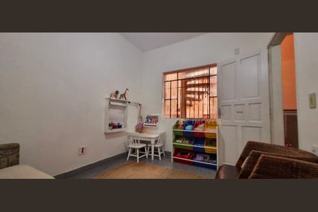 Casa à venda com 155m², 4 quartos e 2 vagas