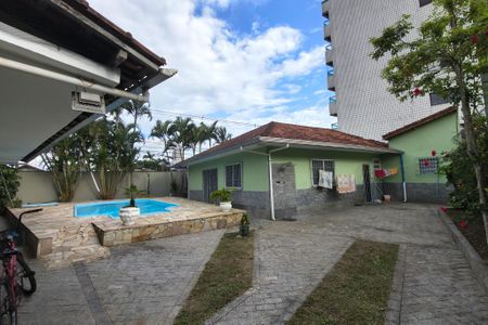 Casa para alugar com 300m², 4 quartos e 4 vagas Casa para alugar com 300m², 4 quartos e 4 vagasÁrea comum - Piscina