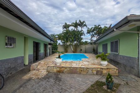 Casa para alugar com 300m², 4 quartos e 4 vagas Casa para alugar com 300m², 4 quartos e 4 vagasÁrea comum - Piscina