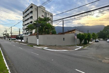 Casa para alugar com 300m², 4 quartos e 4 vagas Casa para alugar com 300m², 4 quartos e 4 vagasFachada
