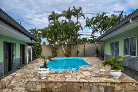 Casa para alugar com 300m², 4 quartos e 4 vagas Casa para alugar com 300m², 4 quartos e 4 vagasÁrea comum - Piscina