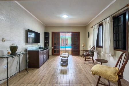 Casa para alugar com 300m², 4 quartos e 4 vagas Casa para alugar com 300m², 4 quartos e 4 vagasSala