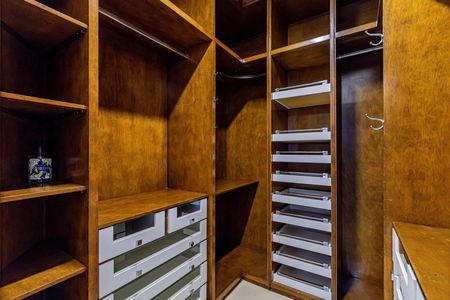 Casa à venda com 173m², 3 quartos e 4 vagasSuite master - Closet
