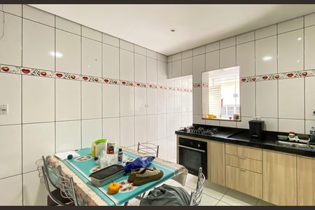 Casa para alugar com 158m², 2 quartos e 3 vagas Casa para alugar com 158m², 2 quartos e 3 vagasCozinha