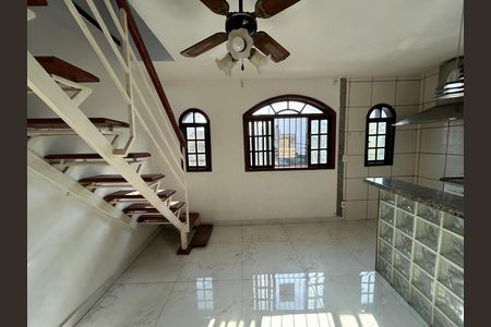Sala de casa para alugar com 1 quarto, 80m² em Bento Ribeiro, Rio de Janeiro