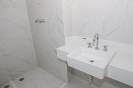 Apartamento à venda com 73m², 2 quartos e 2 vagas Apartamento à venda com 73m², 2 quartos e 2 vagasBanheiro da Suíte