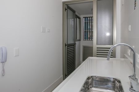 Apartamento à venda com 73m², 2 quartos e 2 vagas Apartamento à venda com 73m², 2 quartos e 2 vagasCozinha e Área de Serviço