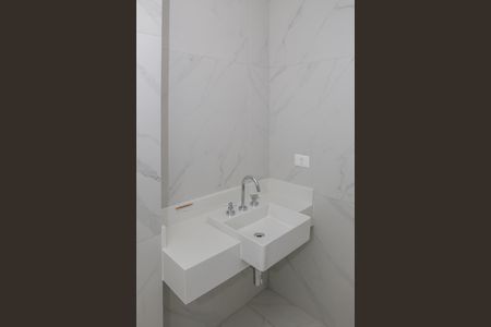 Apartamento à venda com 73m², 2 quartos e 2 vagas Apartamento à venda com 73m², 2 quartos e 2 vagasBanheiro da Suíte