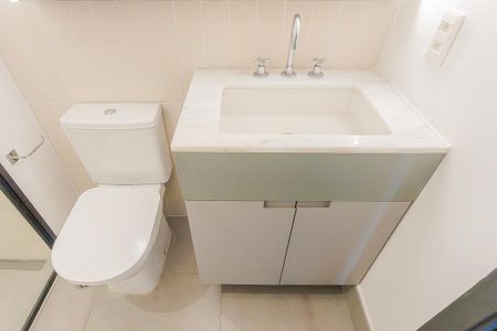 Banheiro de kitnet/studio para alugar com 1 quarto, 39m² em Pinheiros, São Paulo