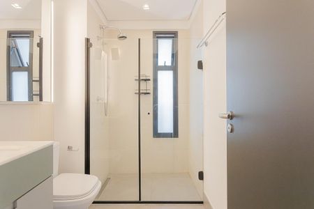 Banheiro de kitnet/studio para alugar com 1 quarto, 54m² em Pinheiros, São Paulo