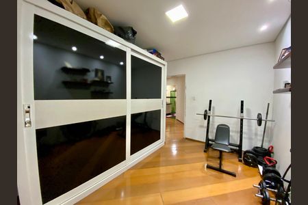 Casa à venda com 295m², 5 quartos e 4 vagas Casa à venda com 295m², 5 quartos e 4 vagasQuarto 1 - casa 1
